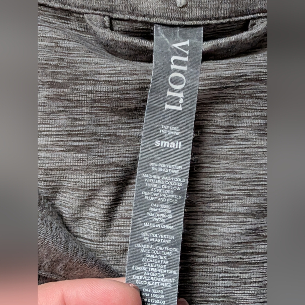 EUC Vuori Crescent Half Zip Pullover in Heather Gray - Picture 8 of 16